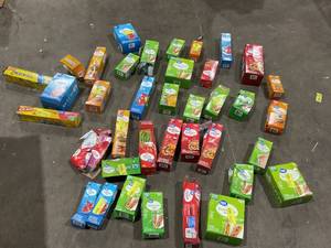 lot 379 image: LOT OF Variety of Ziplocks Bags  (38 Packs)