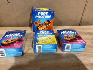 lot 407 image: LOT OF 4 Protein Bars