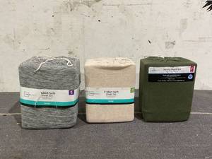 lot 173 image: Lot OF 3 Miscellaneous Bedsheets