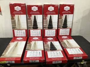 lot 645 image: LOT OF Holiday Time  47 Paper HoneyComb Tree