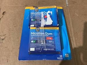 lot 27 image: Members Mark Nicotine Coated Gum, 300 Ct