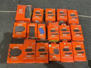 lot 193 image: LOT OF Charging Accessories