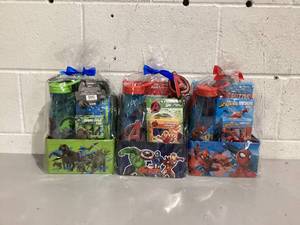 lot 568 image: LOT OF 3 Kids Gift Sets