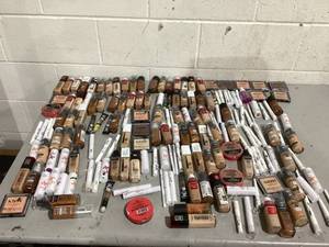 lot 74 image: LOT OF Makeup