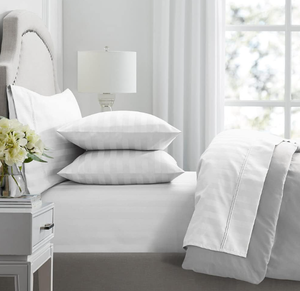 lot 61 image: LOT OF 2 4PCS TwinTwin XL Members Mark 700 Thread Count Solid Egyptian Cotton Hotel Premier Collection Sheet Set