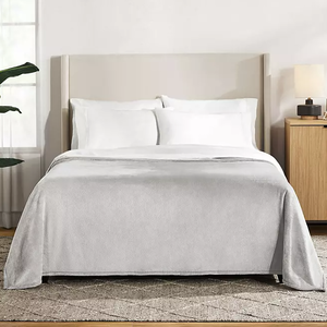 lot 199 image: Members Mark Herringbone Velvet Plush Blanket