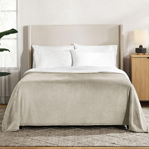 lot 213 image: Members Mark Herringbone Velvet Plush Blanket