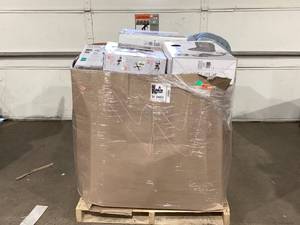 lot 903 image: Wholesale Pallet of Miscellaneous Items