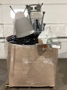 lot 906 image: Wholesale Pallet of Miscellaneous Items