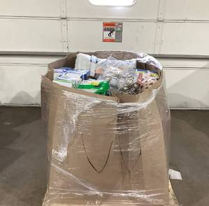 lot 913 image: Wholesale Pallet of Miscellaneous Items