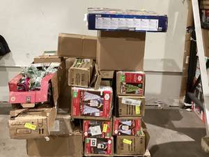 lot 917 image: Wholesale Pallet of Miscellaneous Items