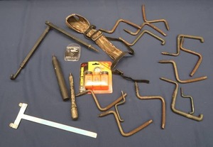 lot 2 image: MISC. HUNTING LOT