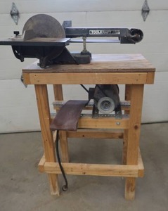 lot 38 image: TOOLKRAFT 6 BELT AND DISC SANDER