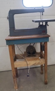 lot 42 image: CRAFTSMAN JIG SAW (18 INCH)