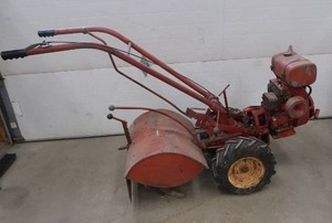 lot 44 image: 7 HP TROY-BILT TILLER