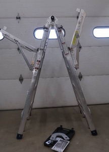 lot 46 image: LOUISVILLE ALUMINUM EXTENDABLE LADDER  LADDER JACKS