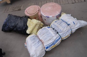 lot 73 image: INSULATION ROLLSBAGS