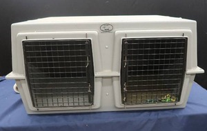 lot 84 image: EASY LOADER DOUBLE DOG KENNEL