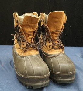 lot 95 image: SIZE 10 LACROSSE ICE FISHING BOOTS