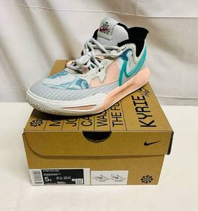 lot 6 image: Nike Kyrie 8 GO (GS) Size 5Y Photon DustPhoton Dust