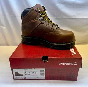 lot 22 image: Wolverine Hellcat 6 CM Size 9