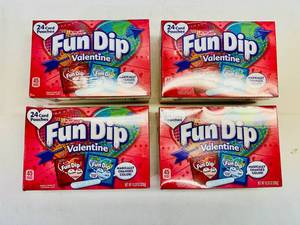 lot 236 image: 4x 24 Fun Dip Valentines