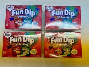 lot 237 image: 4x 24 Fun Dip Valentines