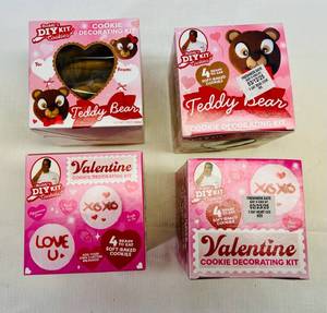 lot 241 image: 4x 13oz Buddys DIY Kit-Cookie Decorating-22025 & 32025