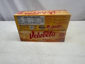 lot 355 image: MM. 2x Velveeta