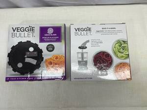 lot 405 image: Veggie Bullet Udon Blade Spiralizes Vegetables