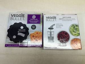lot 410 image: Veggie Bullet Udon Blade Spiralizes Vegetables