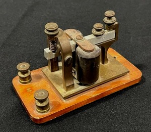 lot 112 image: Antique Telegraph Key Sounder Relay Unit by JH Bunnell & Co.