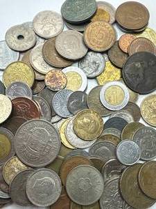 lot 43 image: Just Over 1 Pound Unsearched Foreign Coins