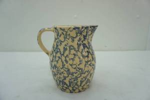 lot 76 image: Vintage Robinson Ransbottom Pottery Pitcher