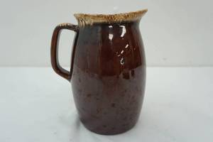 lot 77 image: Vintage Hull Pottery Pitcher