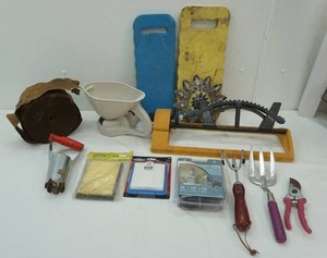 lot 78 image: No Sale Gardening tools