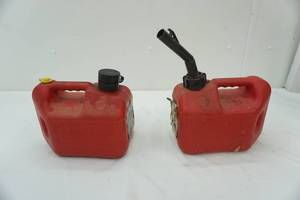 lot 80 image: 1 gal gas cans 2 ct