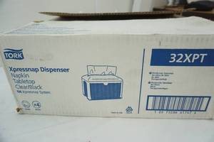 lot 113 image: Tork Xpress Nap Dispenser (4ct) NEW