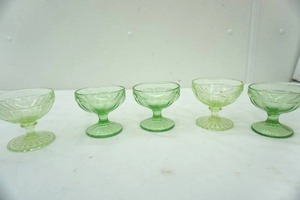 lot 130 image: Depression glass ice cream dish