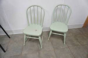lot 6 image: Childrens Chairs 2ct