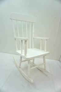 lot 9 image: Childrens Rocking Chair