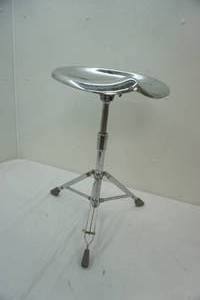 lot 11 image: Dummer chair- Dulton Co.