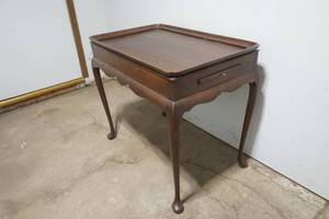 lot 31 image: vintageantique tea table