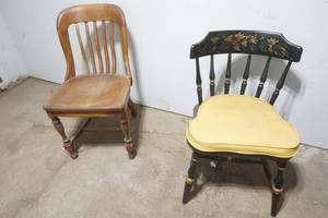 lot 33 image: 2 vintageantique chairs