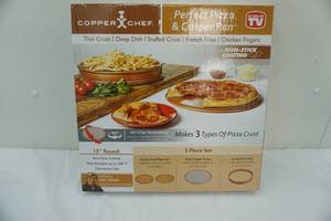 lot 65 image: Copper Chef Perfect Pizza & Crisper Pan