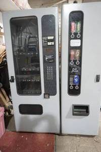 lot 155 image: Vending Machine