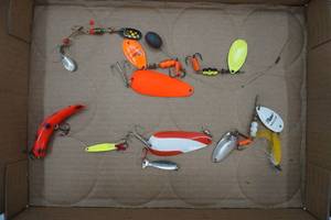 lot 166 image: fishing lures Dardevleslazy ike
