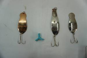 lot 179 image: KB & Dr. Spoon fishing lures