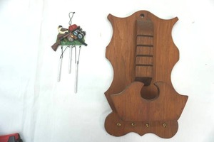 lot 188 image: Key hook & mail holder & small wind chime