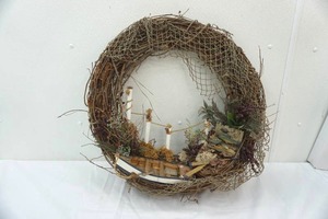 lot 194 image: Canoe Wreath 2 diameter